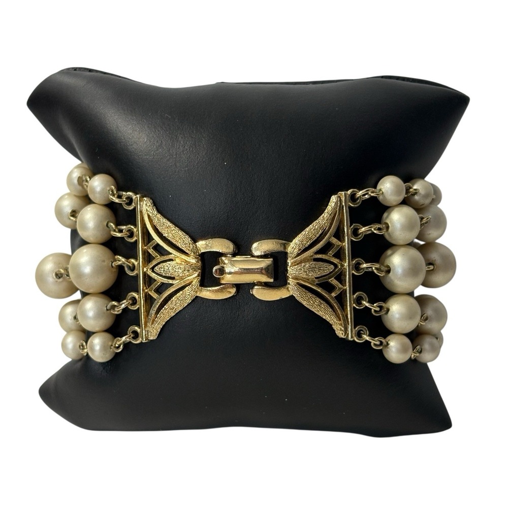 VTG Coro Bracelet 5 Strands Of Glass Faux Pearls Ornate Clasp Design MCM READ‎